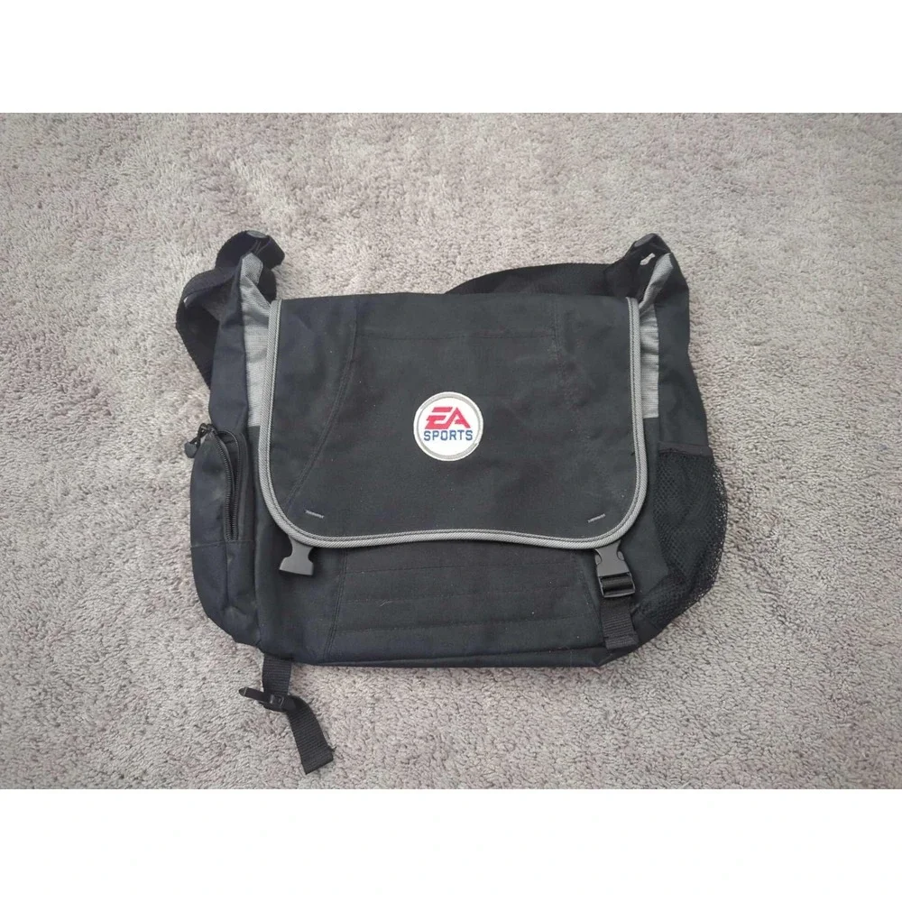 EA Sports Video Game Carrying Travel Case Leed's Black Canvas